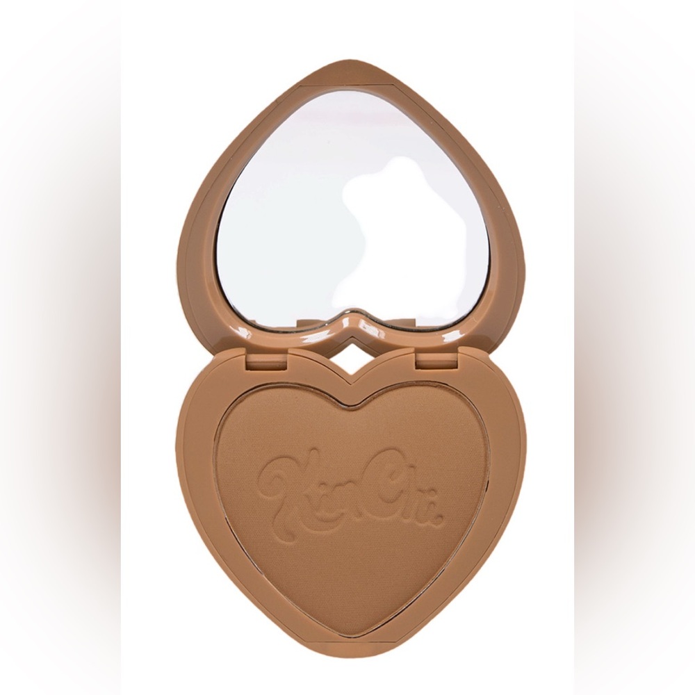 Kim Chi Bronzer- I Went to Malibu